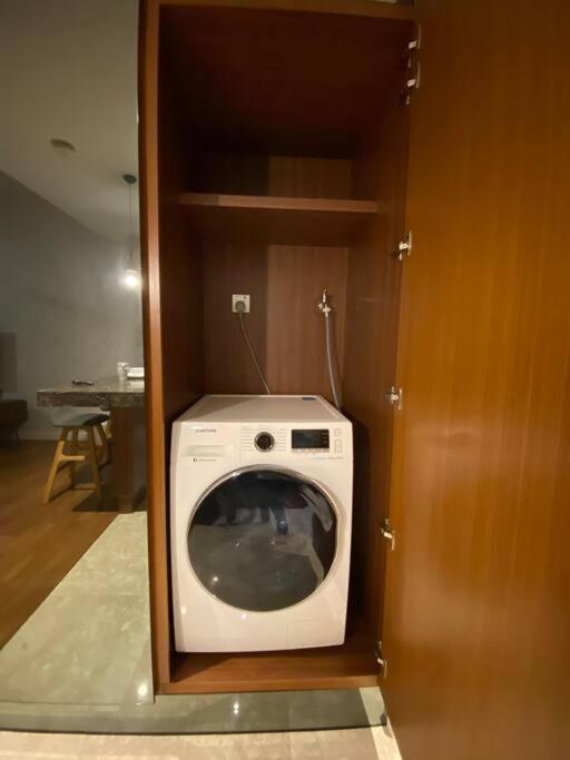 Anggun Modern With Netflix 3mins To Monorail Kl Near Klcc *