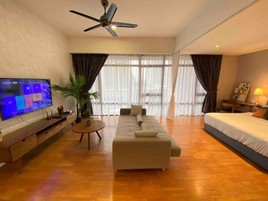 Anggun Modern With Netflix 3mins To Monorail Kl Near Klcc Pangsapuri Kuala Lumpur